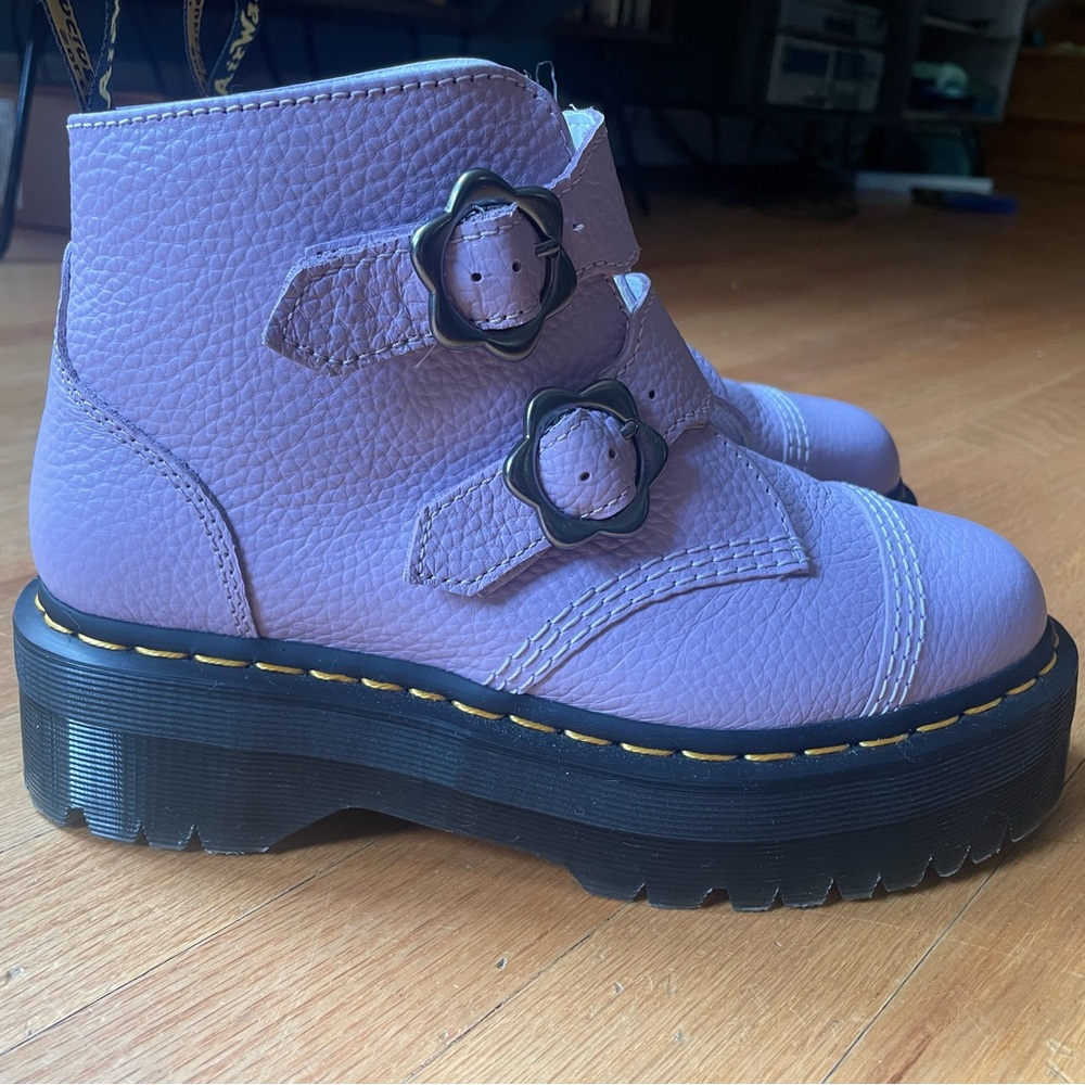 Dr. Martens Devon Flower Boots